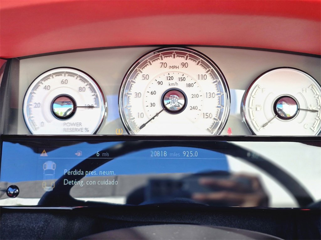 Used 2020 Rolls-Royce Dawn image 20