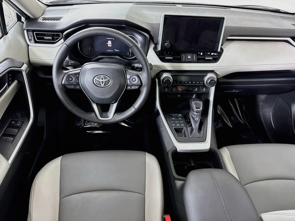 Certified 2023 Toyota RAV4 XLE Premium AWD/4WD image 4