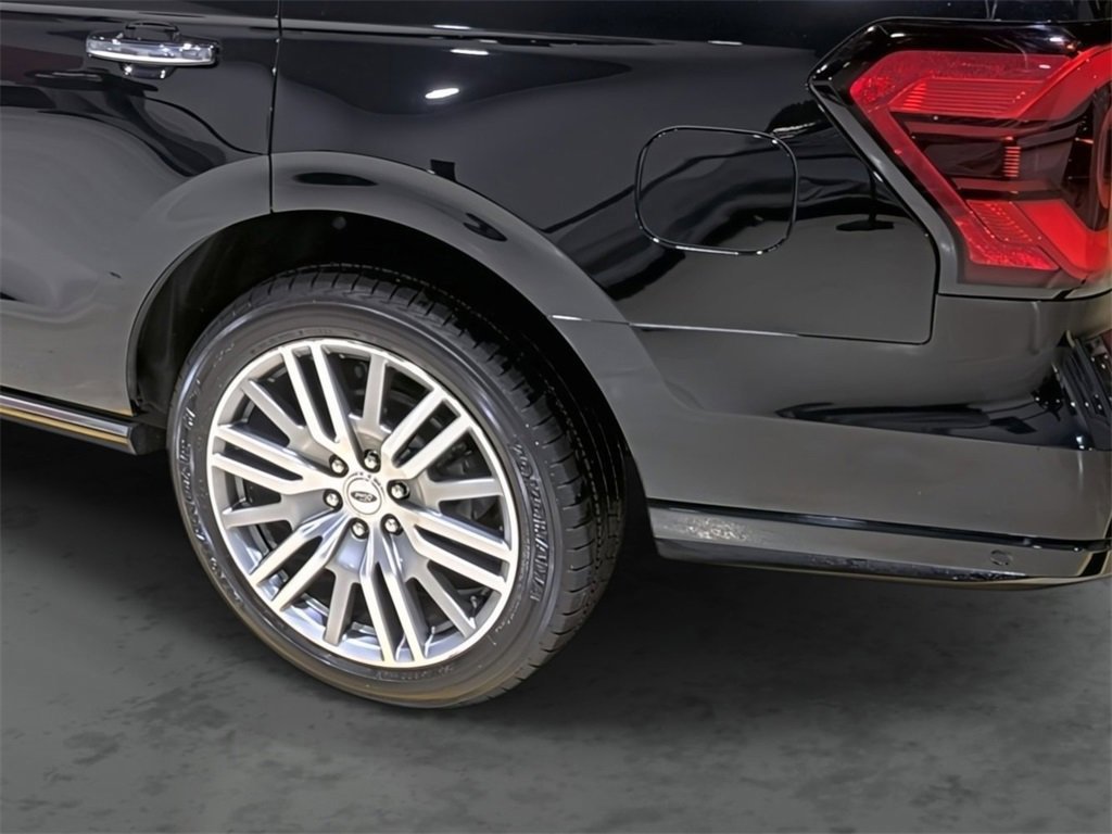 Used 2022 Ford Expedition Platinum image 9