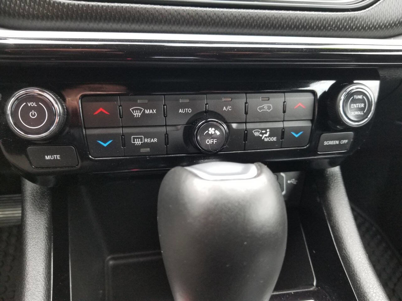 Used 2024 Jeep Compass Trailhawk w/ Trailer Tow Group image 22