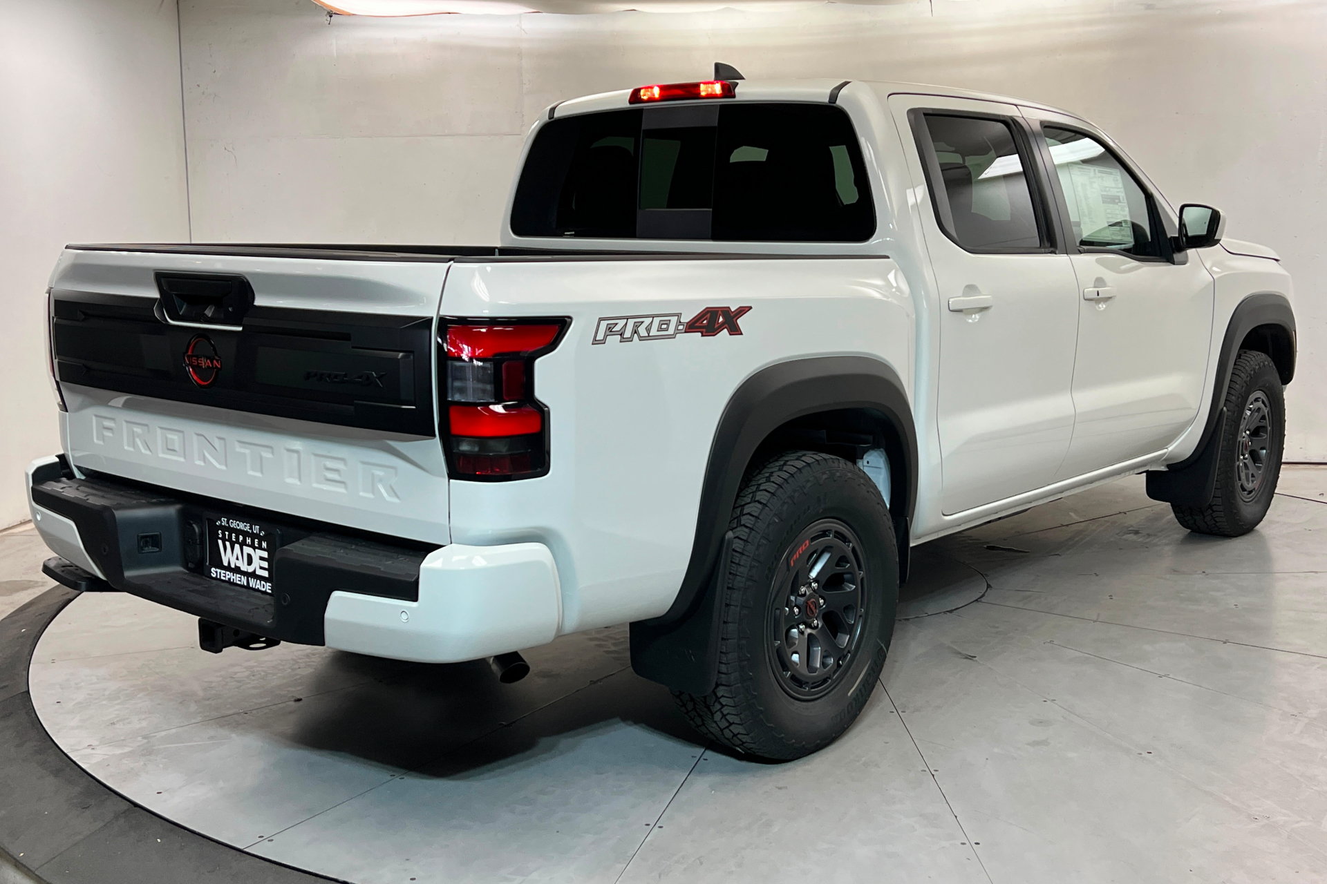New 2026 Nissan Frontier PRO-4X w/ Tow Package AWD/4WD image 5
