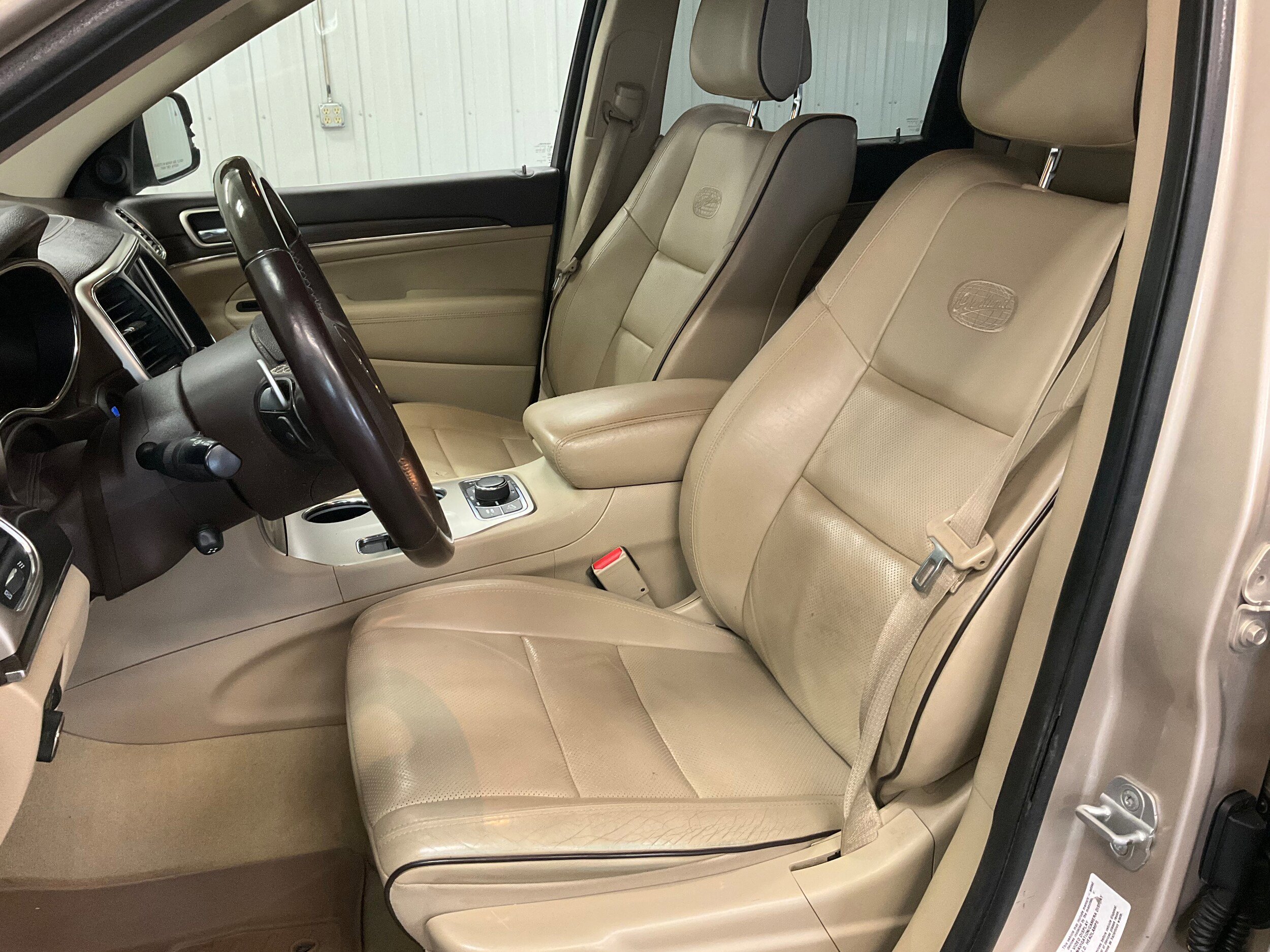 Used 2014 Jeep Grand Cherokee Overland w/ Advanced Technology Group AWD/4WD image 13