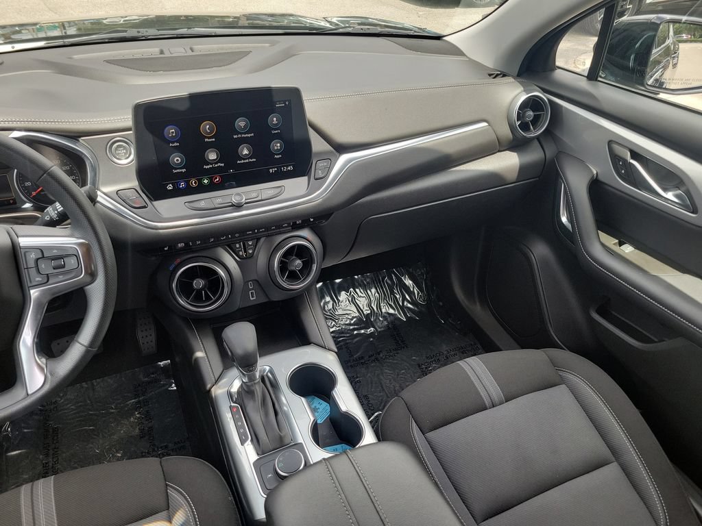 Used 2025 Chevrolet Blazer LT FWD image 21