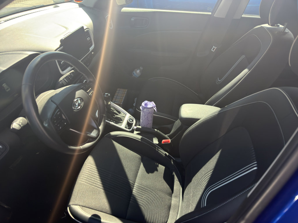 Used 2023 Hyundai Venue Limited w/ Cargo Package image 10