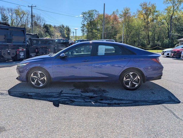 Used 2023 Hyundai Elantra SEL w/ Convenience Package FWD image 5