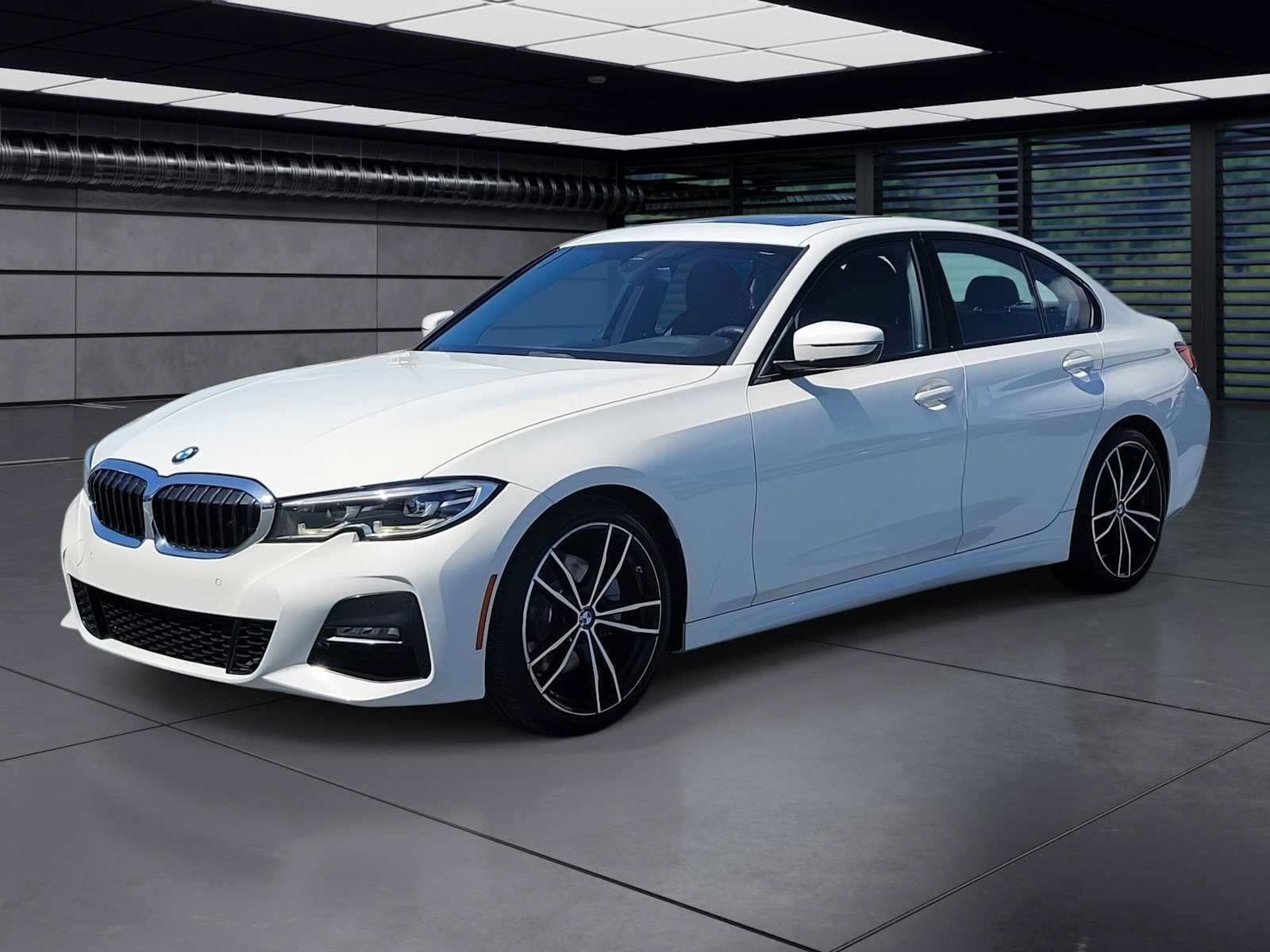 Used 2019 BMW 330i Sedan w/ M Sport Package RWD image 1