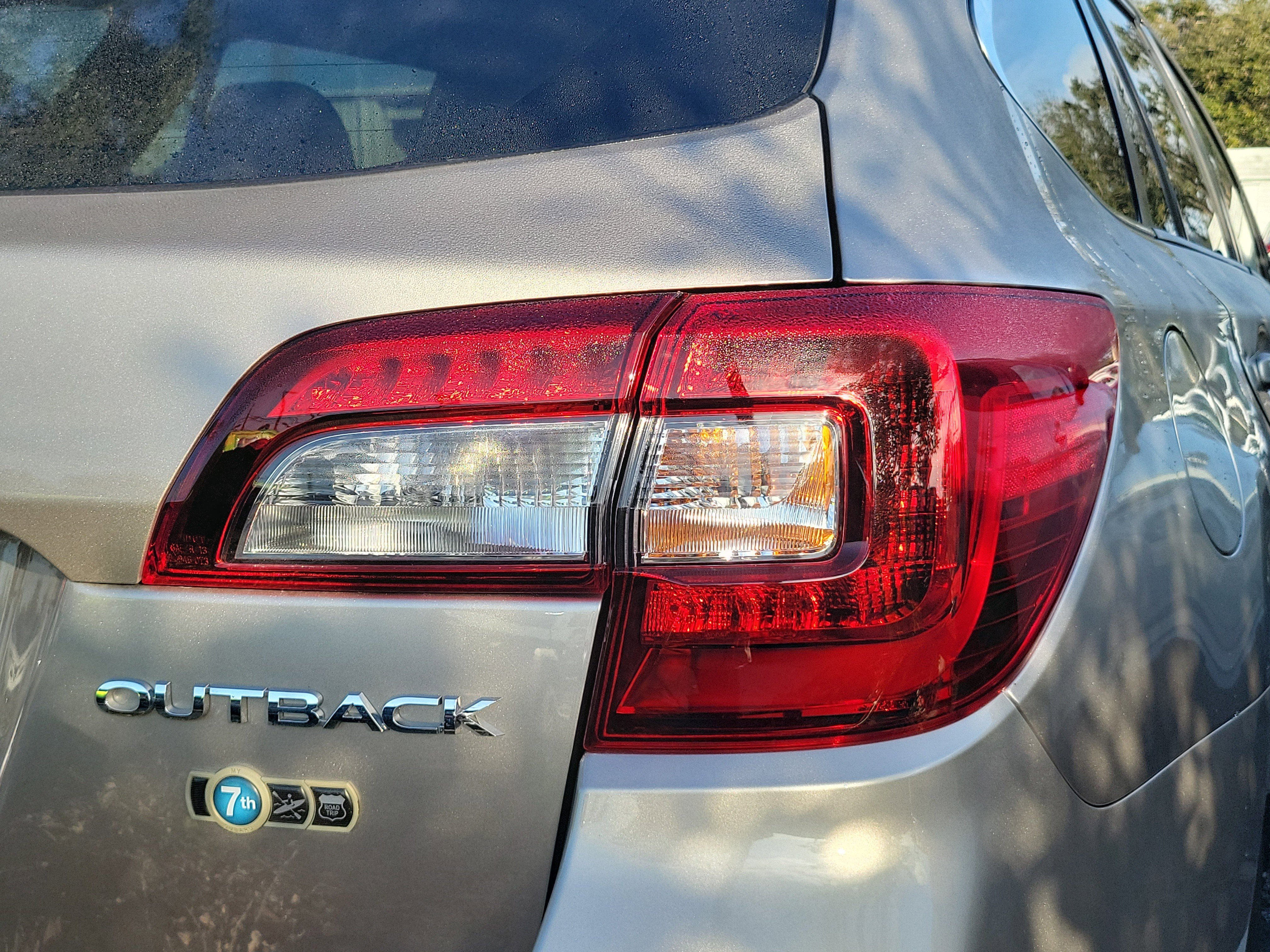 Used 2018 Subaru Outback 2.5i Limited image 10