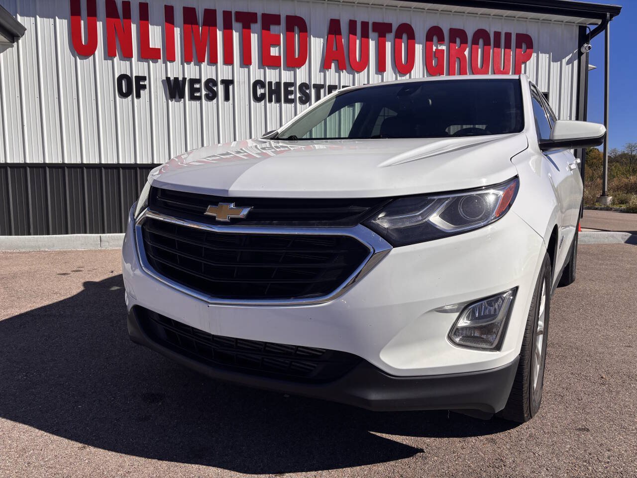 Used 2020 Chevrolet Equinox LT w/ Driver Convenience Package FWD image 3