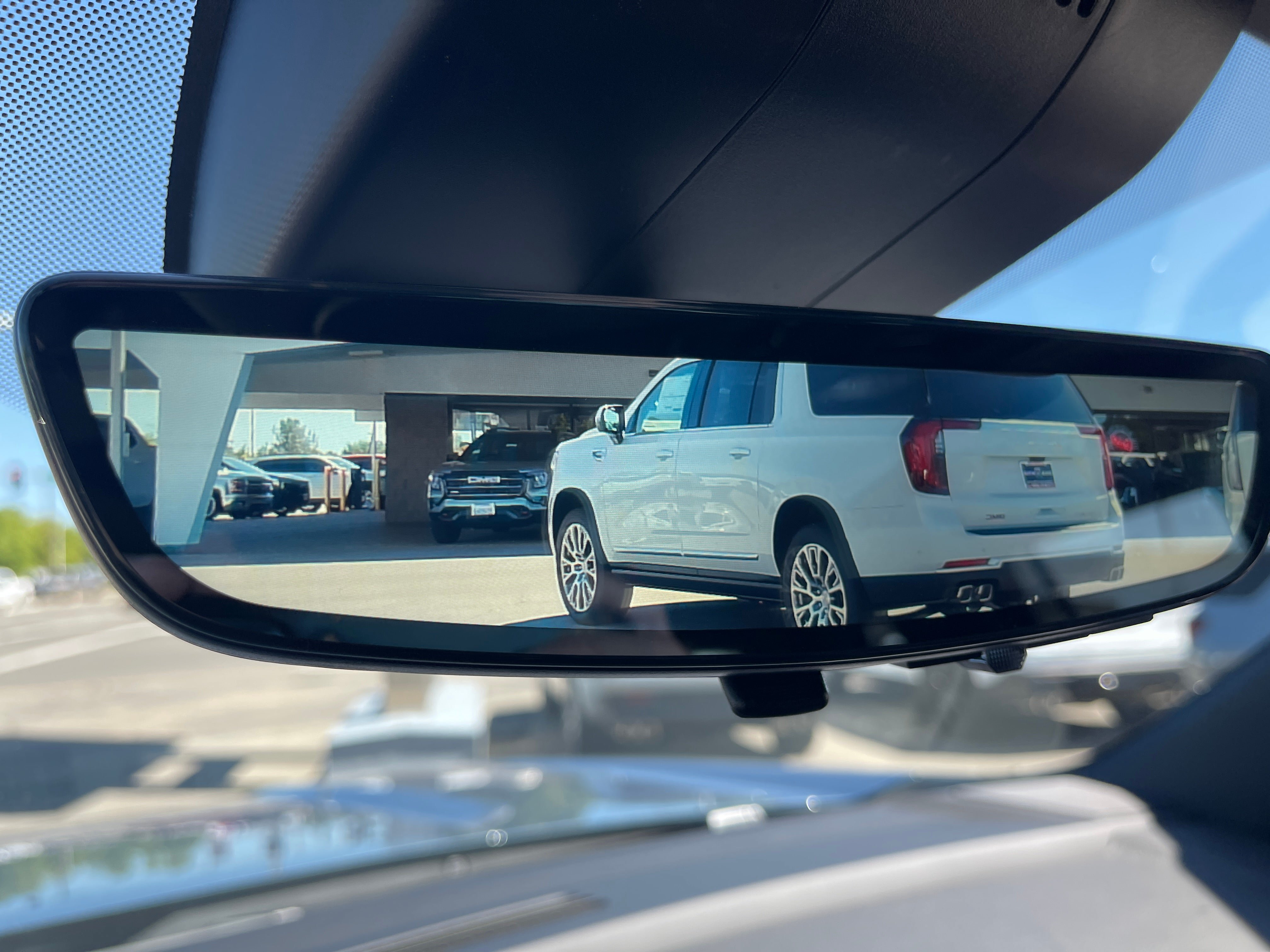 New 2026 GMC Yukon Denali w/ Denali Reserve Package AWD/4WD image 18