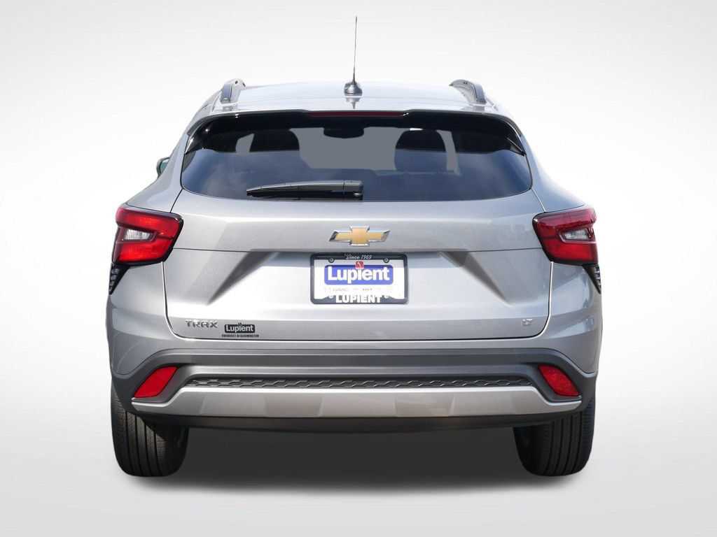 New 2026 Chevrolet Trax LT w/ Sunroof Package FWD image 4