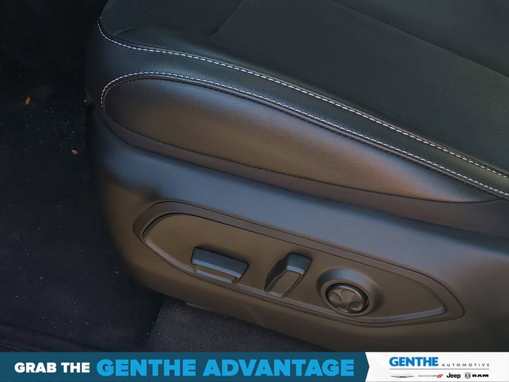 Certified 2024 Jeep Grand Cherokee L Altitude image 10