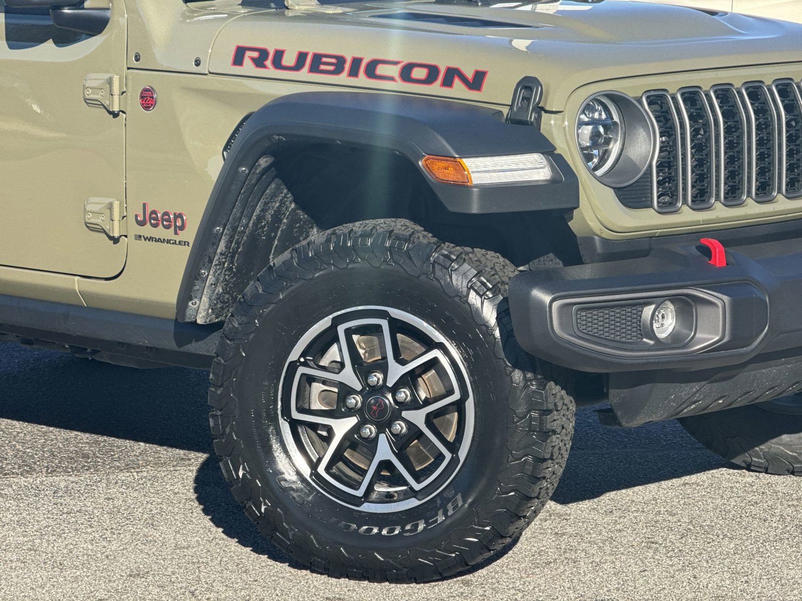 Used 2025 Jeep Wrangler Unlimited Rubicon image 13