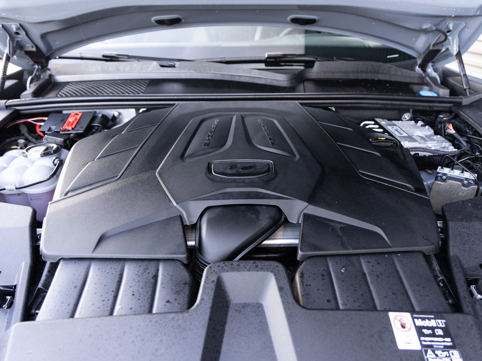 Certified 2025 Porsche Cayenne image 35