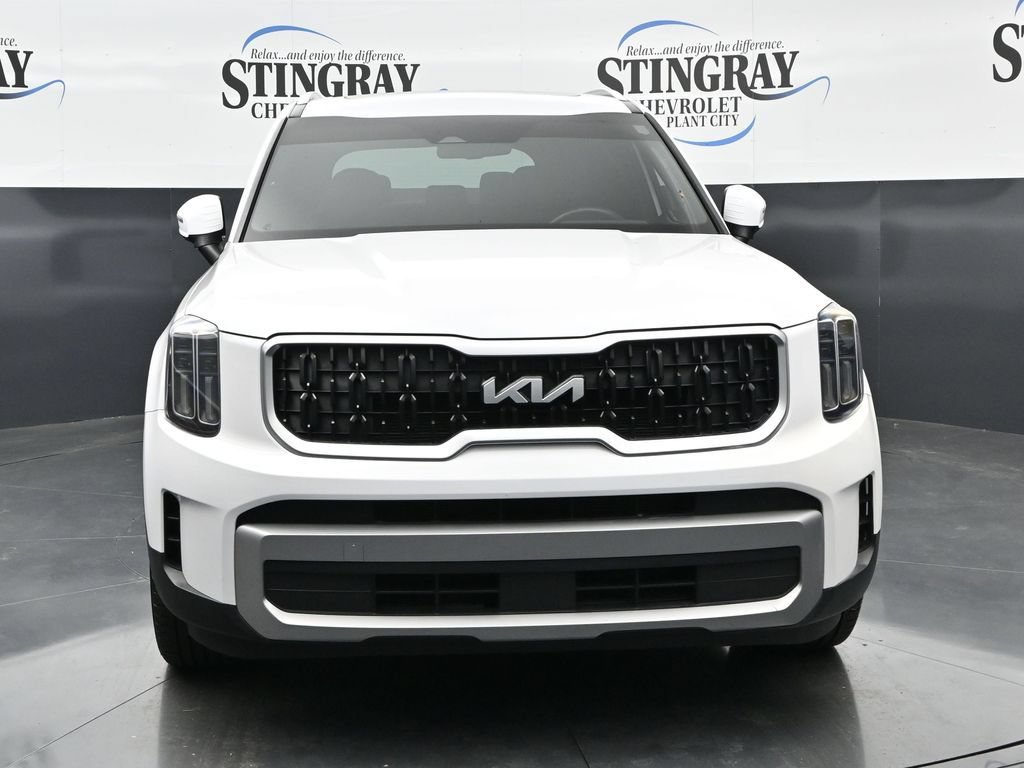 Used 2023 Kia Telluride EX FWD image 2