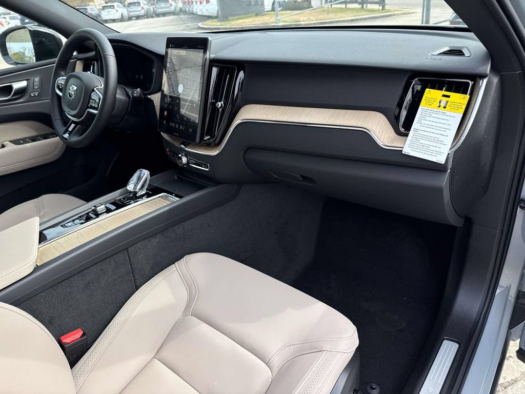 New 2026 Volvo XC60 B5 Plus w/ Climate Package AWD/4WD image 16