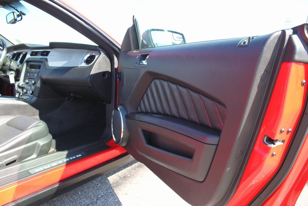 Used 2011 Ford Mustang Premium image 8