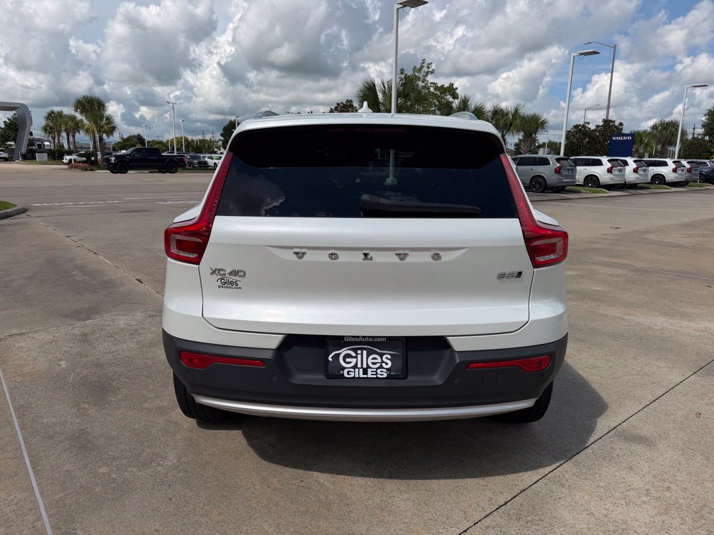 Used 2023 Volvo XC40 B5 Ultimate w/ Climate Package AWD/4WD image 4