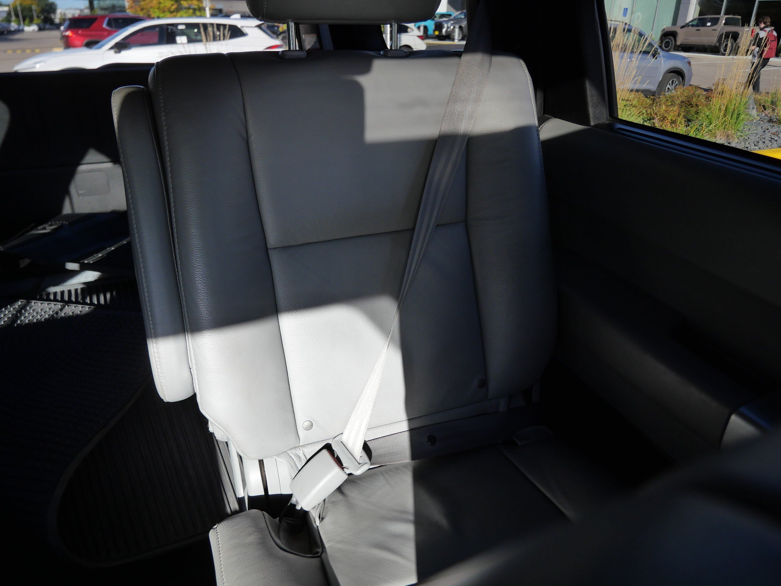 Certified 2019 Toyota Sequoia Limited w/ Safety & Convenience Package AWD/4WD image 14