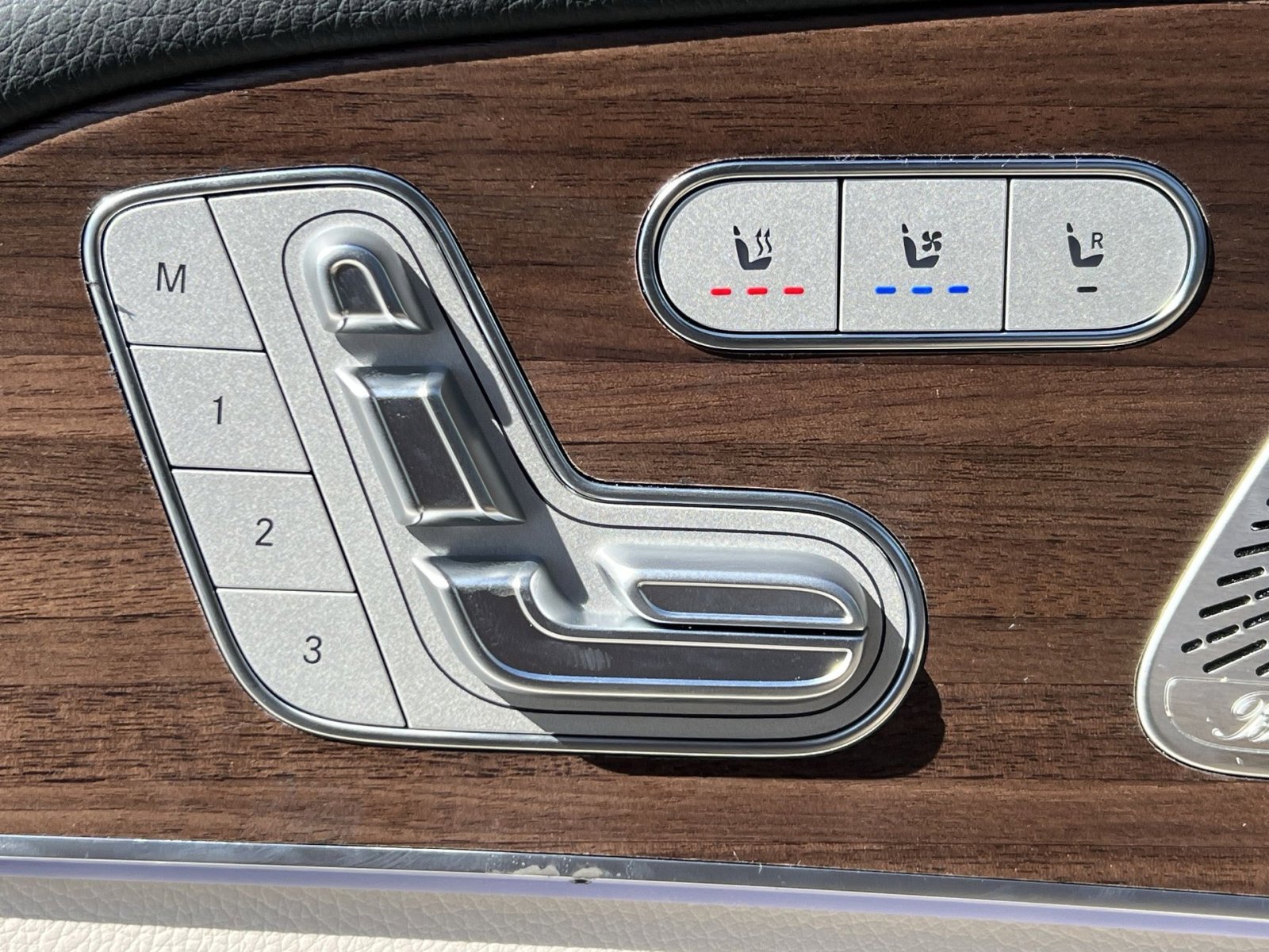 New 2026 Mercedes-Benz GLE 580 4MATIC image 35