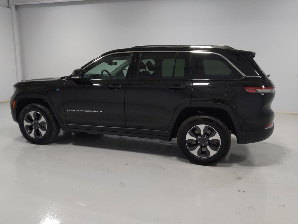 Used 2022 Jeep Grand Cherokee Limited 4xe w/ Luxury Tech Group II AWD/4WD image 3