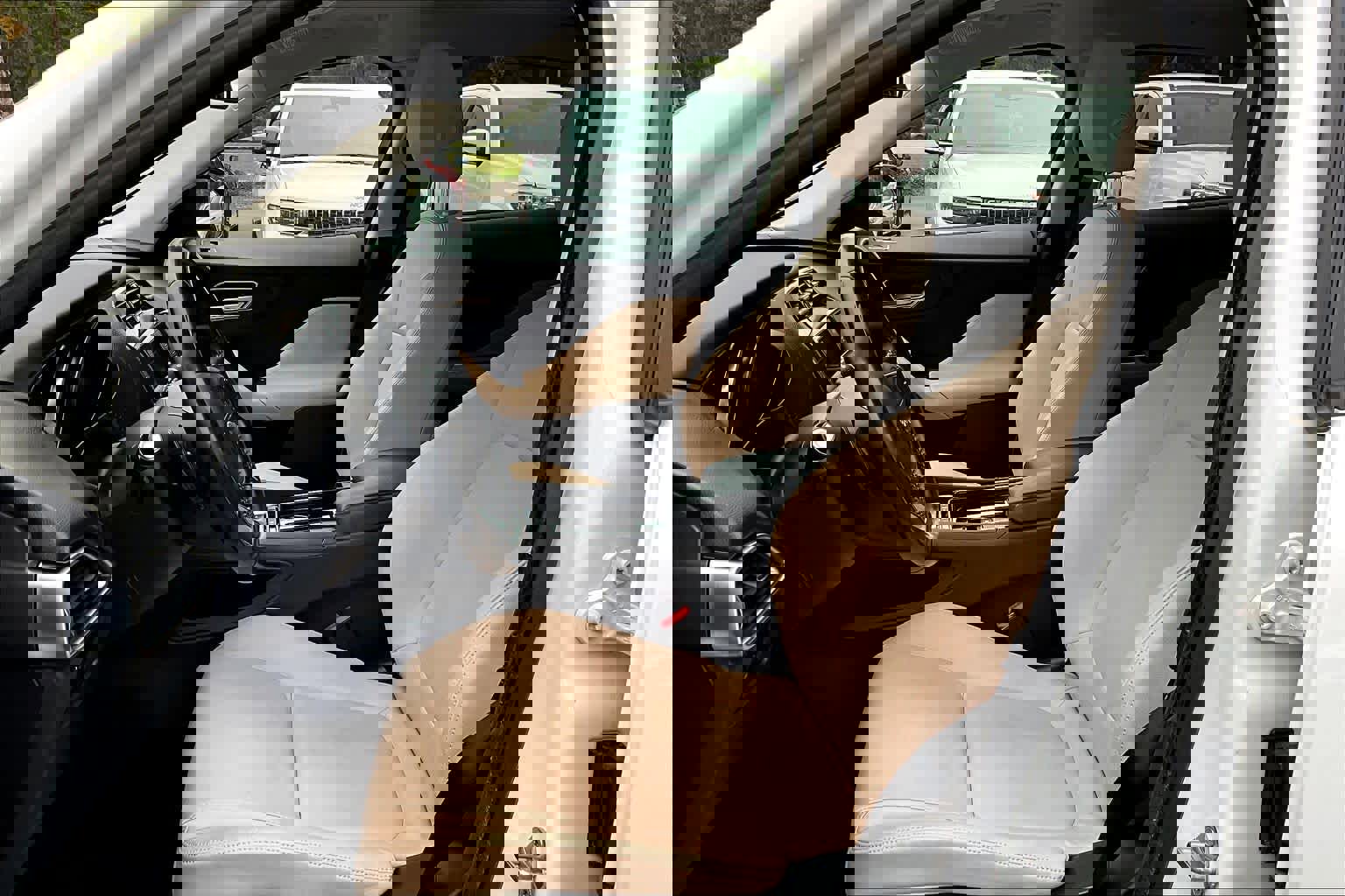 Used 2018 Jaguar F-PACE Premium image 7