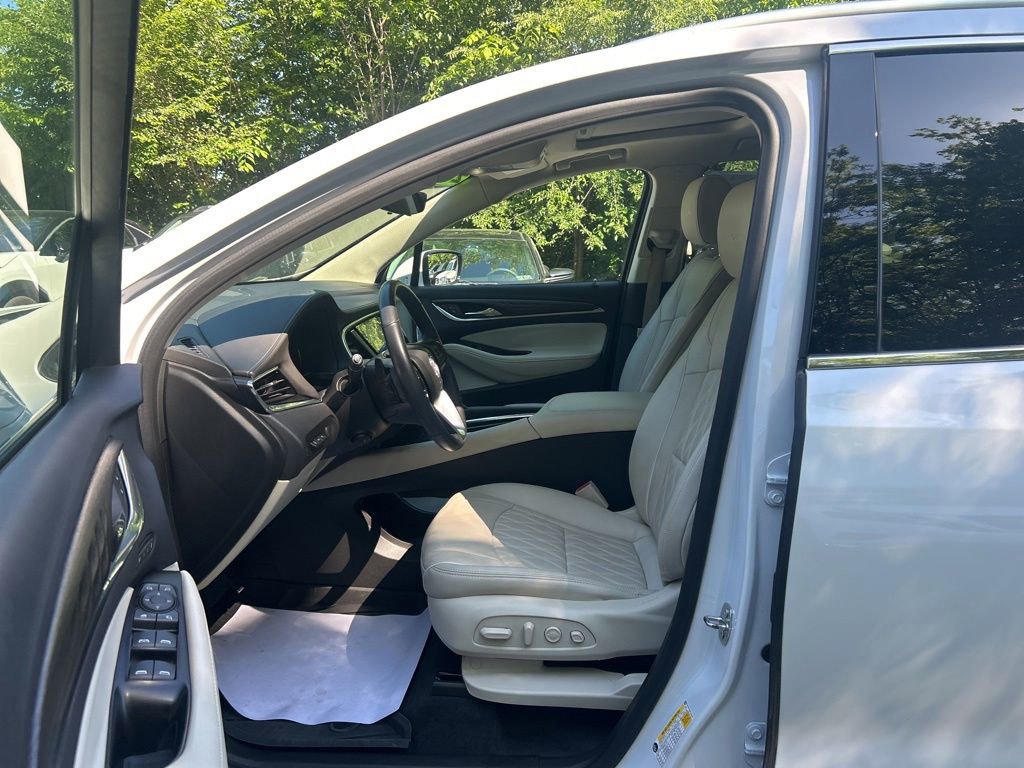 Used 2023 Buick Enclave Avenir AWD/4WD image 10