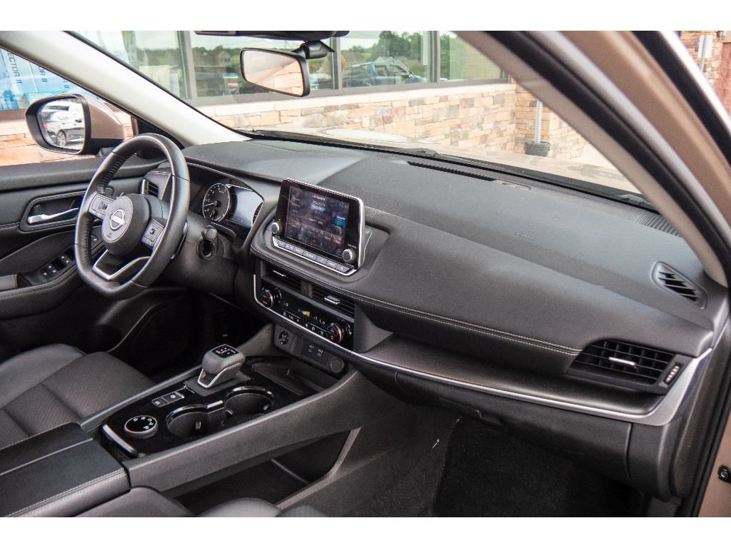 Used 2024 Nissan Rogue SV w/ SV Premium Package AWD/4WD image 15