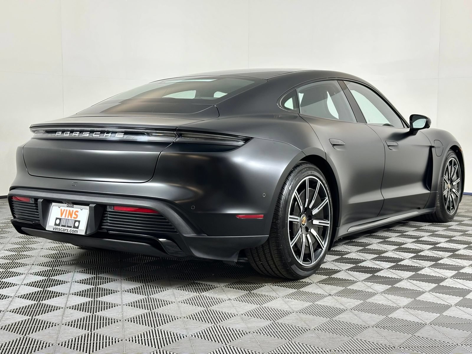 Used 2020 Porsche Taycan Turbo AWD/4WD image 4