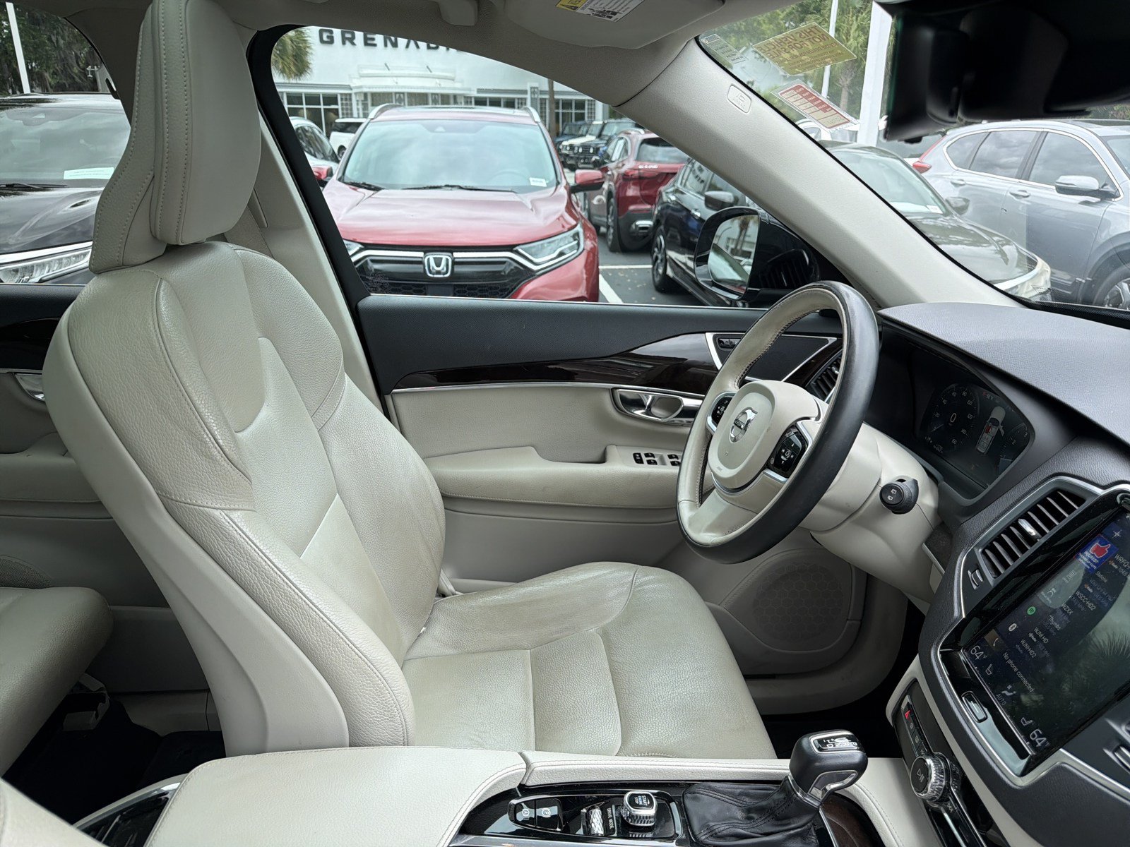 Used 2019 Volvo XC90 T6 Momentum w/ Protection Package AWD/4WD image 46