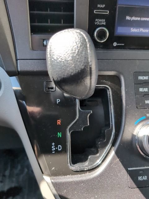 Used 2020 Toyota Sienna LE w/ LE Preferred Package AWD/4WD image 18