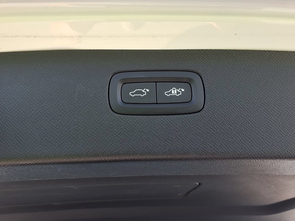 Certified 2023 Volvo XC90 B6 Core AWD/4WD image 14