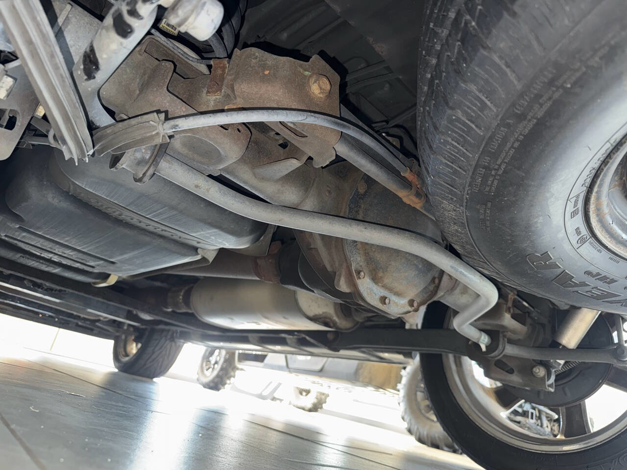 Used 2011 Cadillac Escalade Luxury image 41