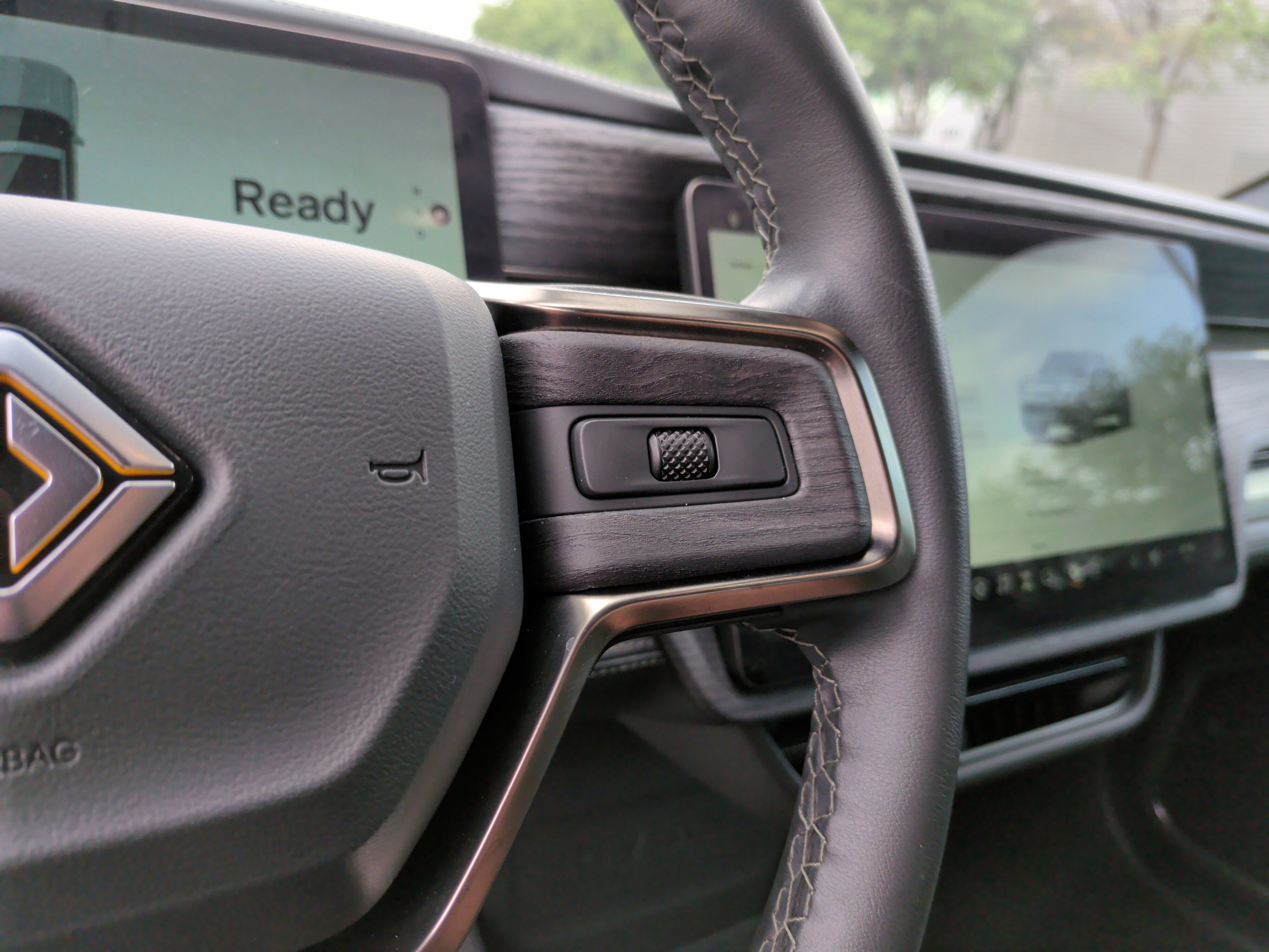 Used 2023 Rivian R1T Adventure image 21