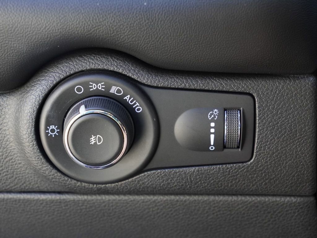 Used 2023 Dodge Durango GT image 12