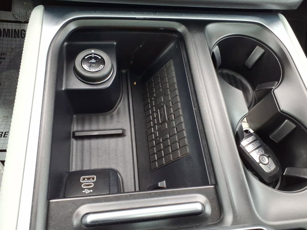 Used 2025 Ford Expedition Max Platinum image 21