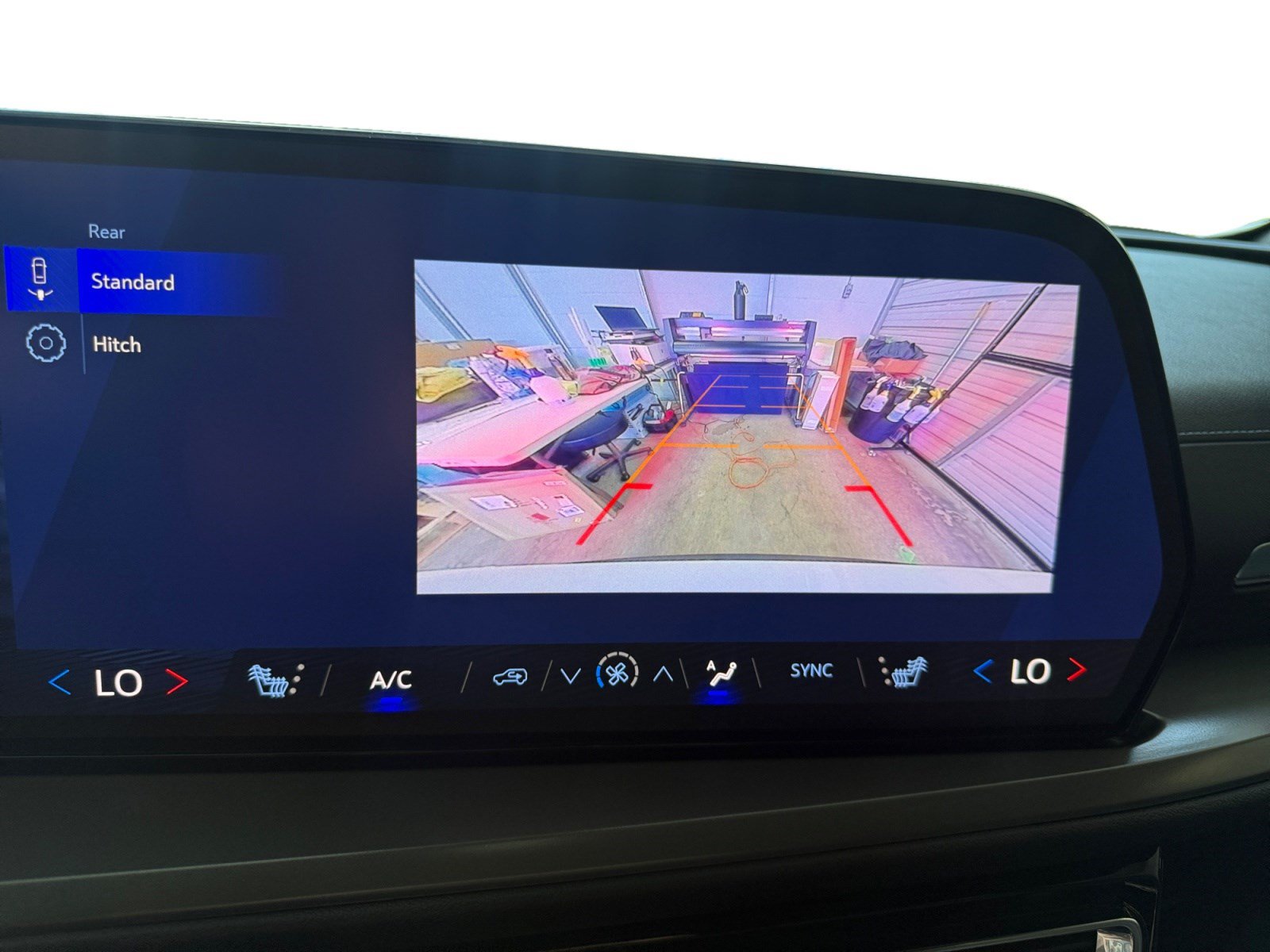 Used 2026 Chevrolet Traverse LT FWD image 29