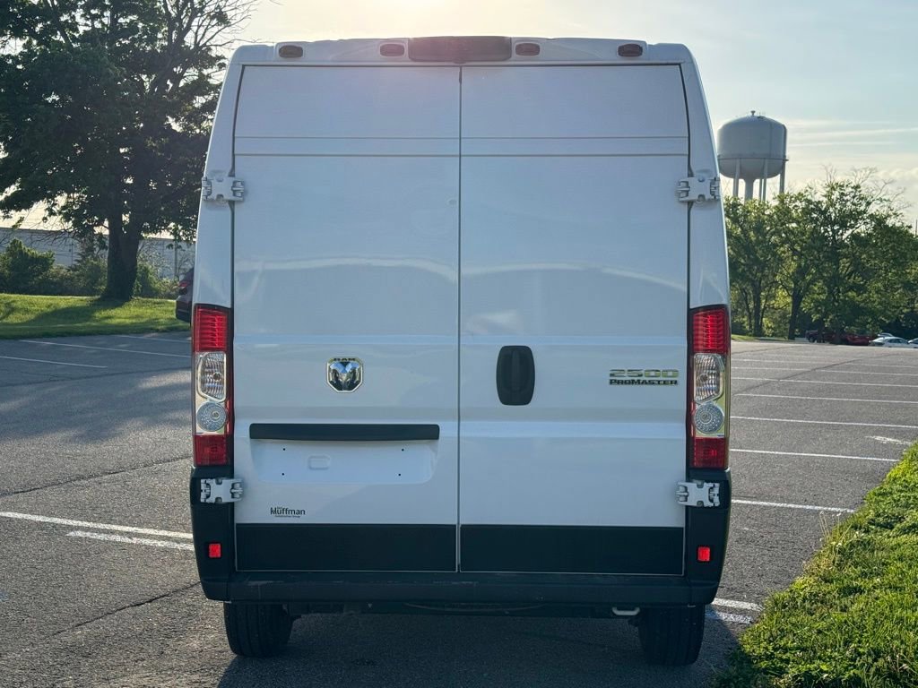 Used 2025 RAM ProMaster 2500 w/ Convenience Group image 6