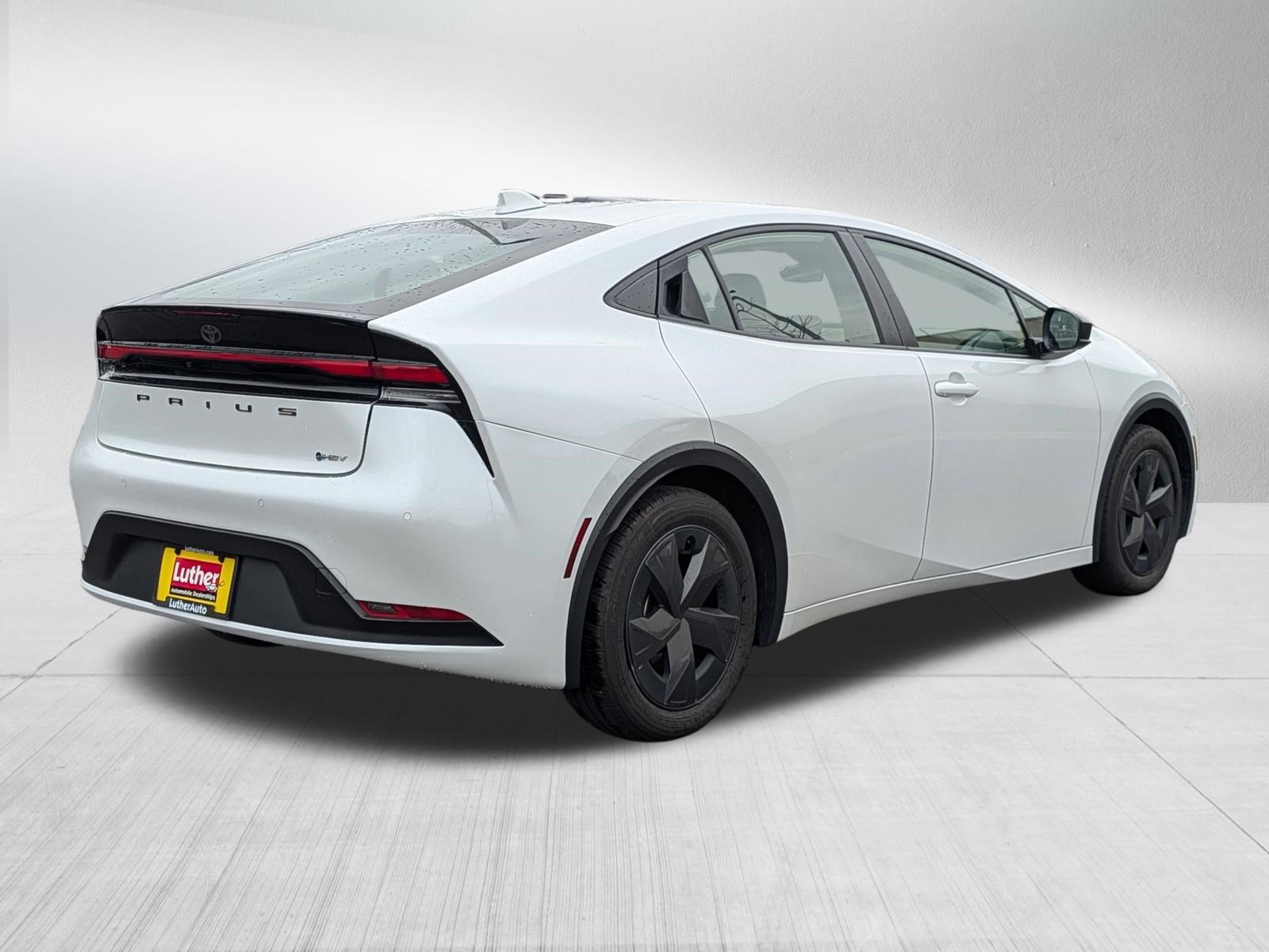 Used 2023 Toyota Prius LE FWD image 7