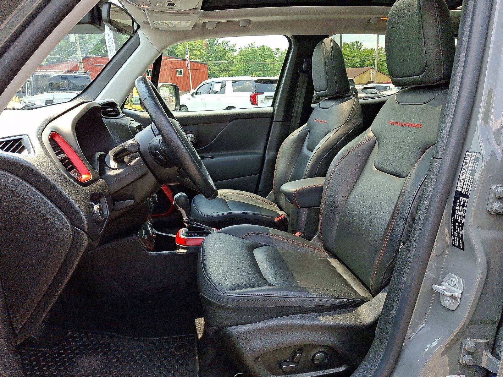 Certified 2022 Jeep Renegade Trailhawk w/ Sun/Sound Group AWD/4WD image 15