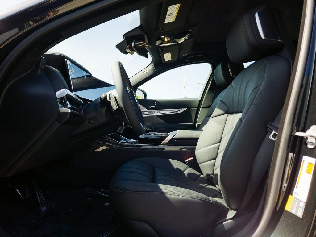 New 2026 BMW i7 eDrive50 w/ M Sport Package image 7