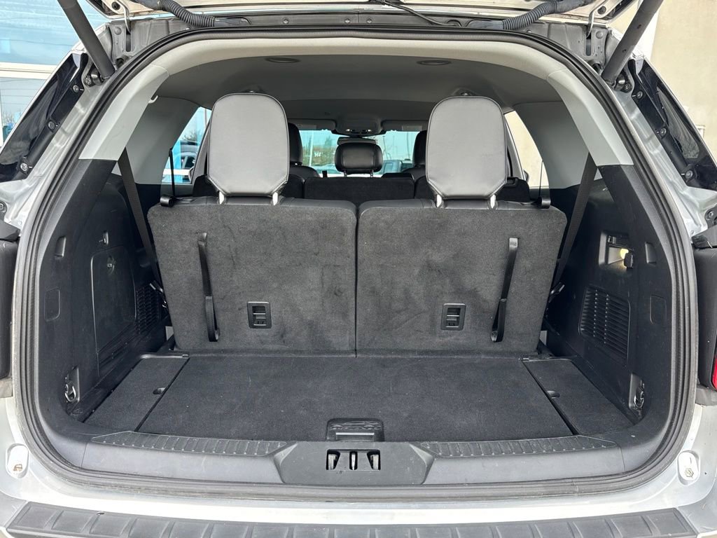 Used 2022 Ford Explorer XLT w/ Equipment Group 202A image 30