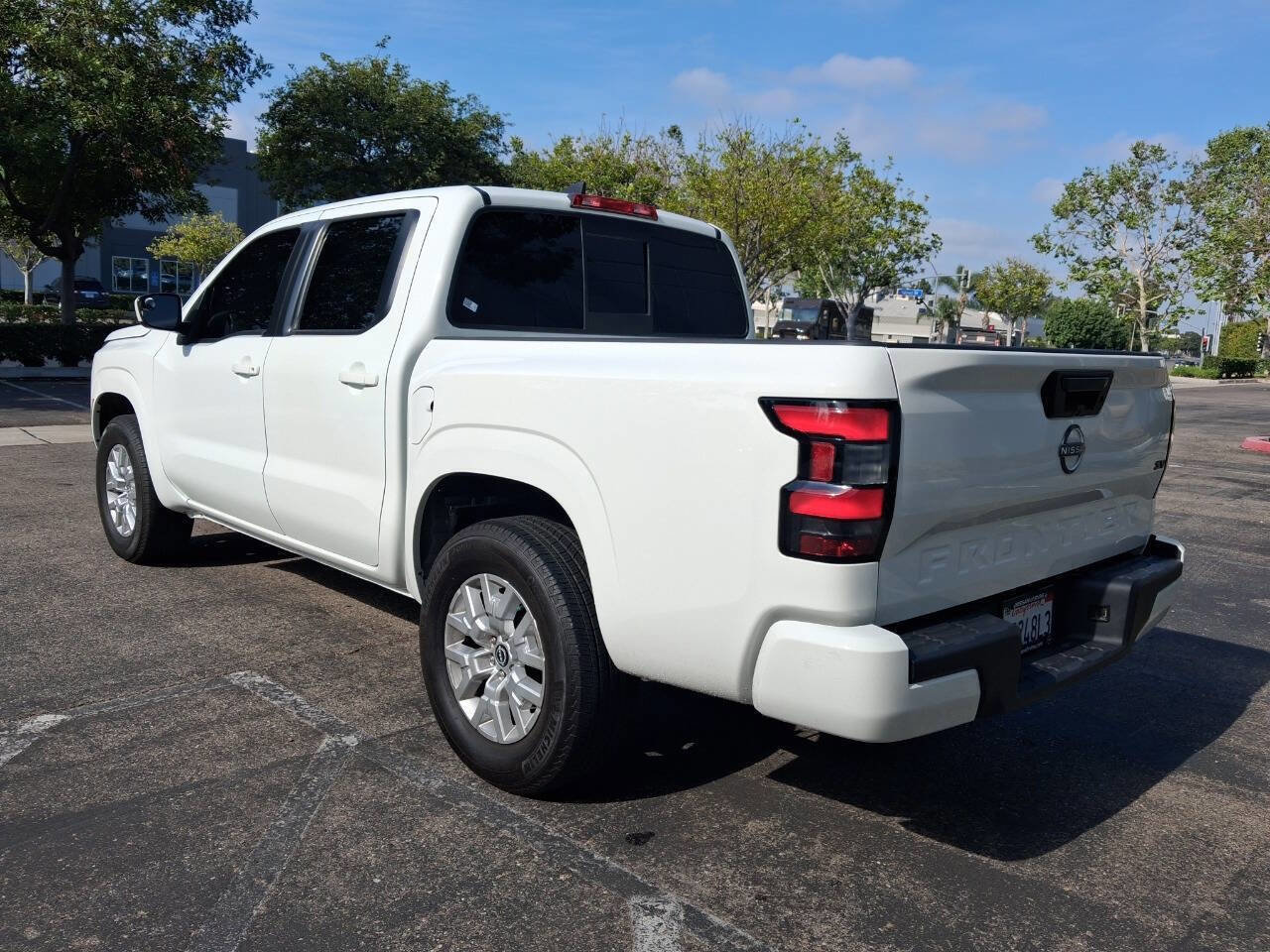 Used 2022 Nissan Frontier SV image 8