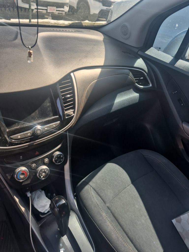 Used 2018 Chevrolet Trax LS image 3