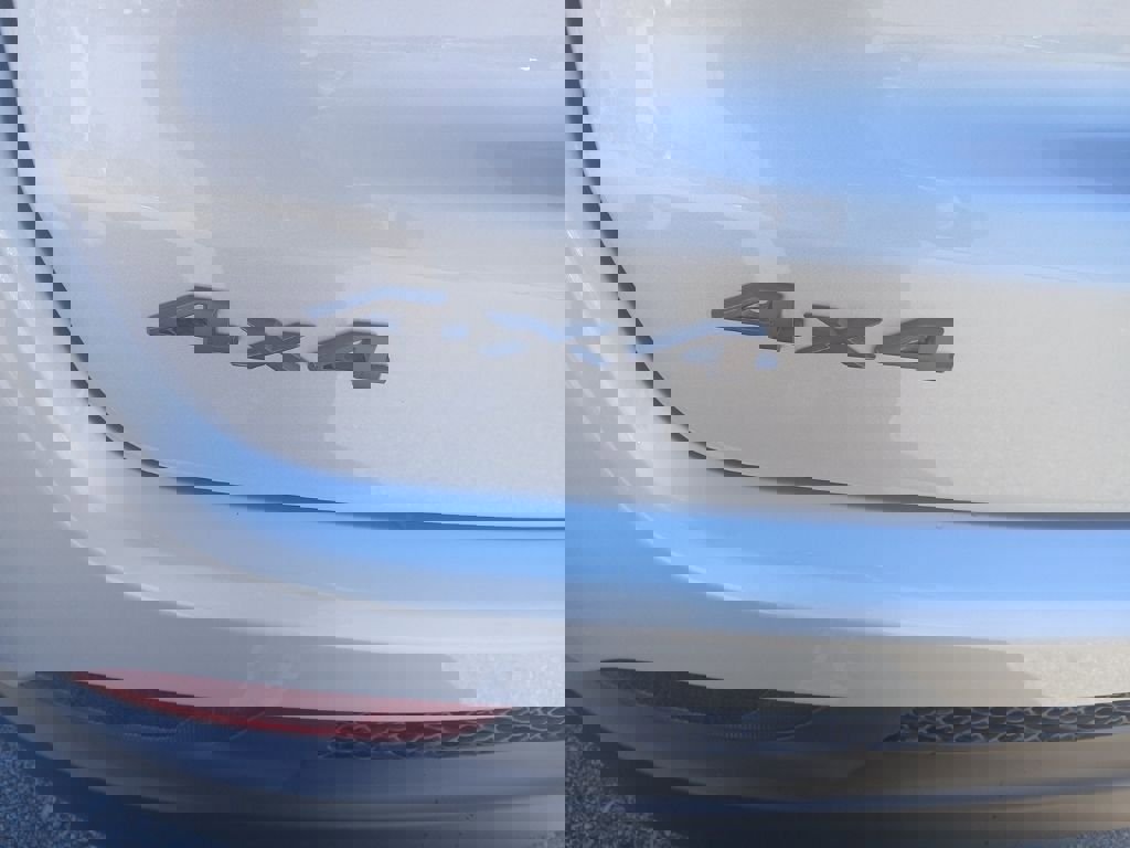 New 2026 Jeep Compass Latitude image 9