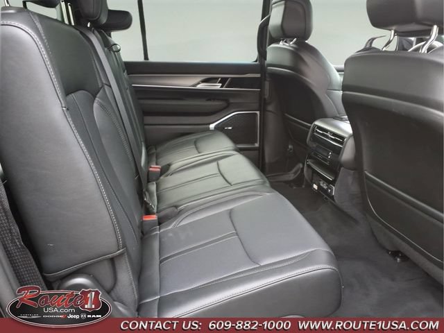 Used 2025 Jeep Wagoneer Series II AWD/4WD image 16