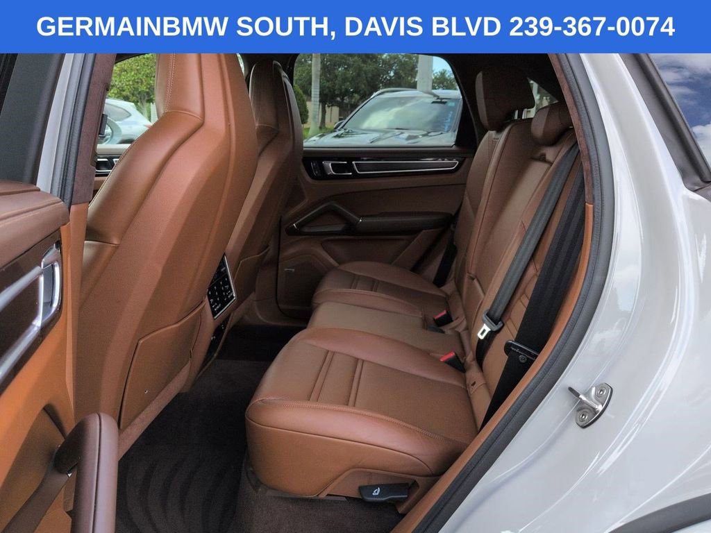Used 2022 Porsche Cayenne GTS AWD/4WD image 15