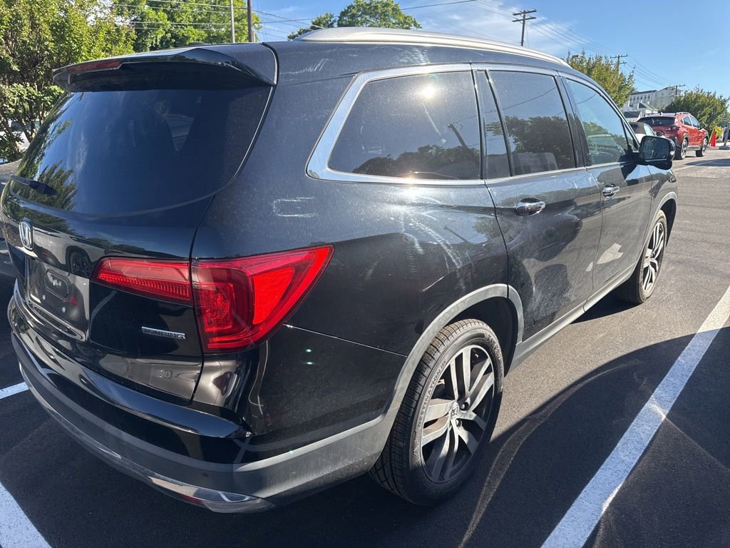 Used 2017 Honda Pilot Touring image 5