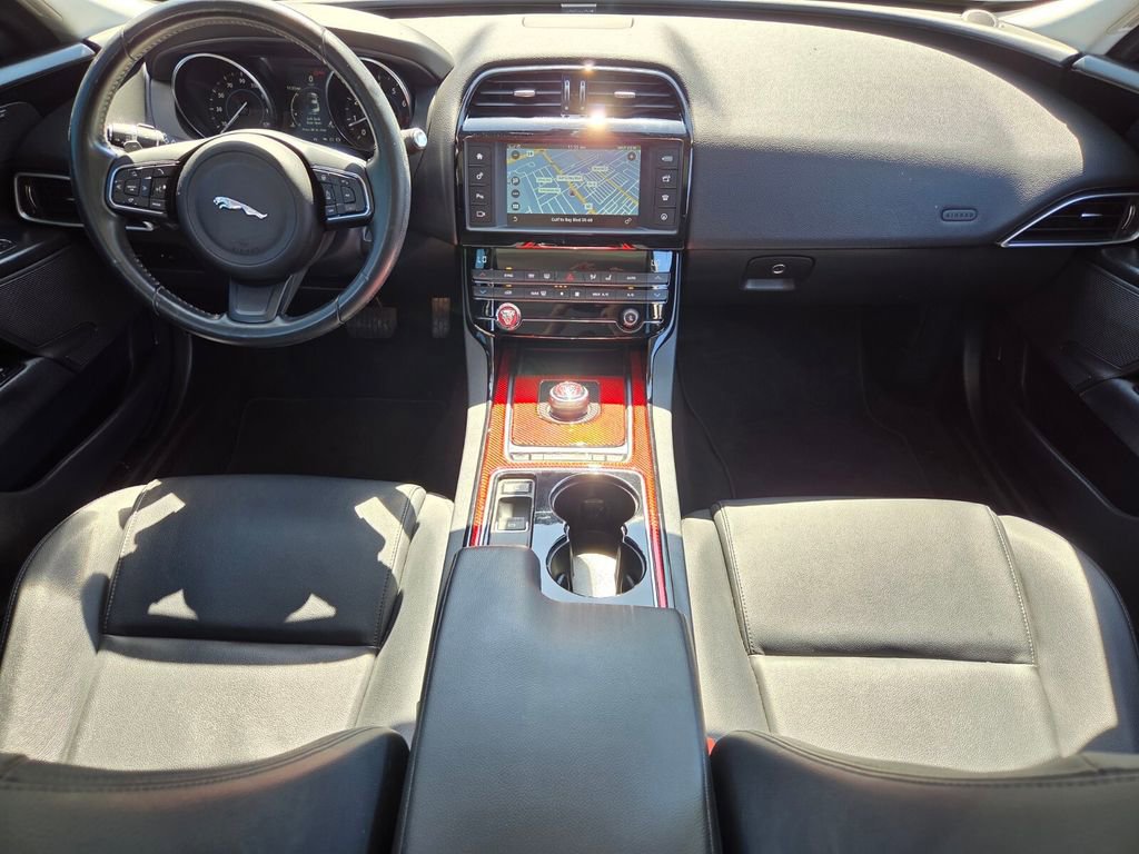 Used 2017 Jaguar XE Premium image 16