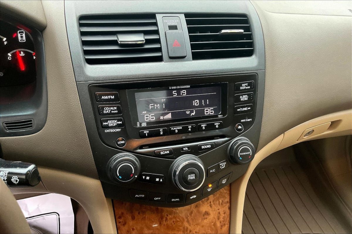 Used 2004 Honda Accord EX image 9