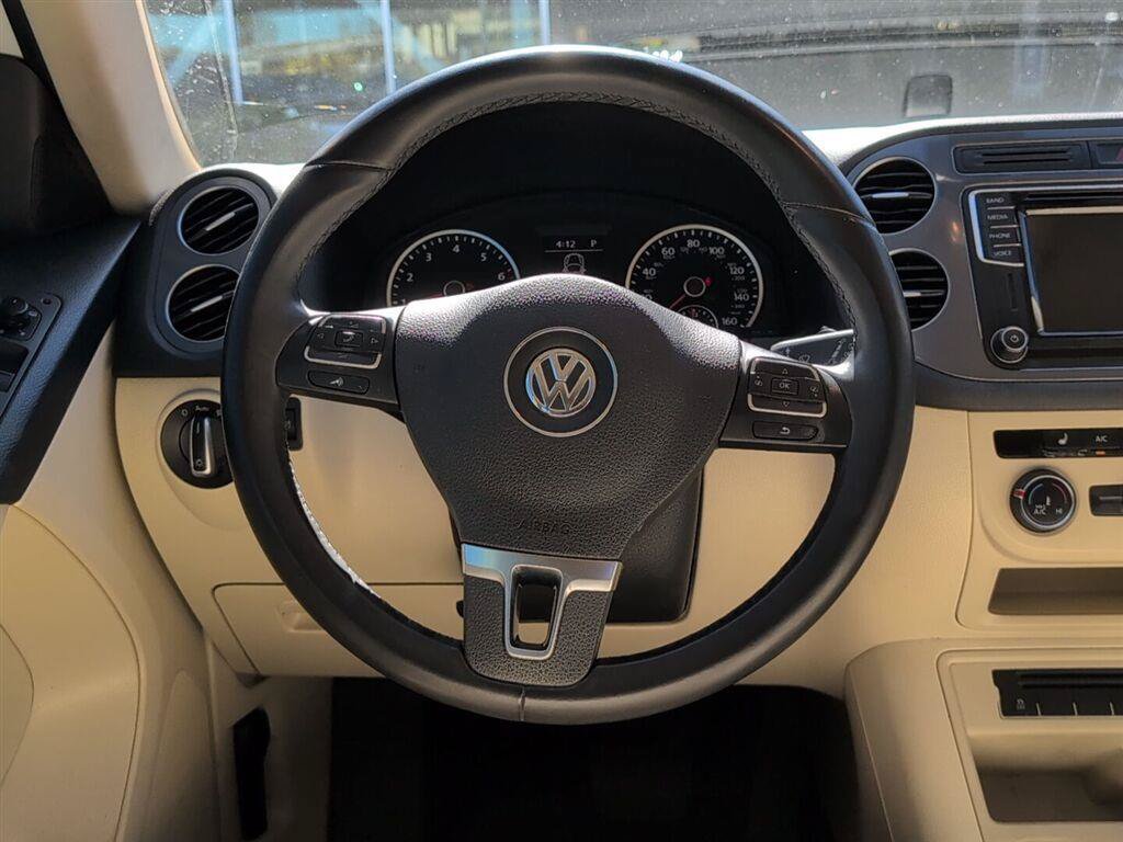 Used 2017 Volkswagen Tiguan S FWD image 10